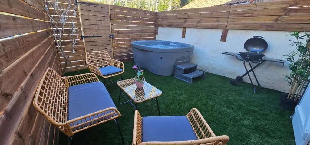 Image de l'annonce Maison Plus Belle La Nuit avec jacuzzi privé