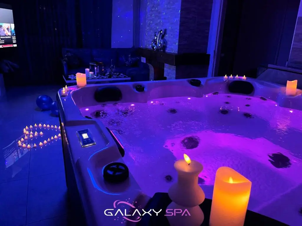 Image de l'annonce GALAXY SPA - Suite Neptune Jacuzzi et Sauna Privatif