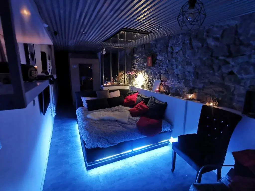 Image de l'annonce Sweet Loft Grenoble-Love Room avec jacuzzi & sauna