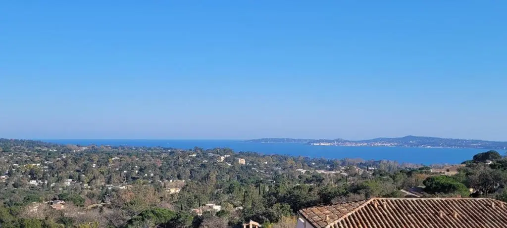 Image de l'annonce Apparemment Vue Mer - 6 personnes - Golfe de Saint Tropez