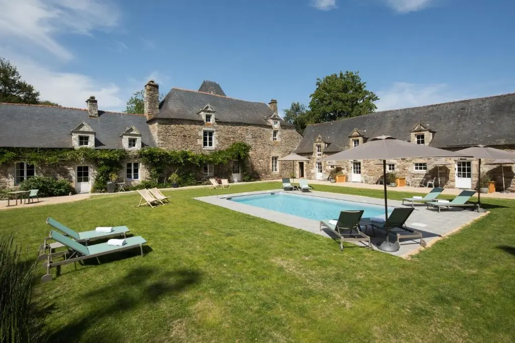 Image de l'annonce MANOIR DU VAU D ARZ gîtes et chambres d hôtes avec piscine