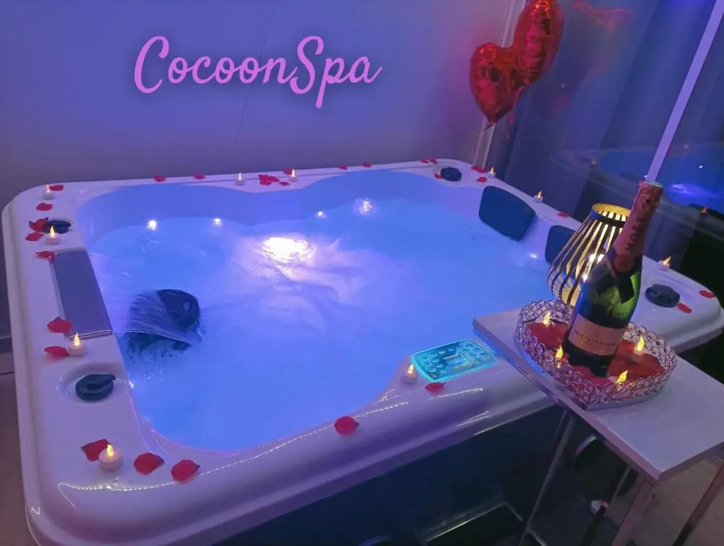 Image de l'annonce CocoonSPA LoveRoom Jacuzzi