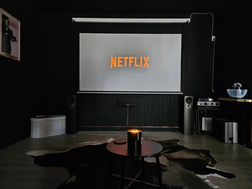 Image de l'annonce BLACK BOX CINEMA appartement avec balnéo